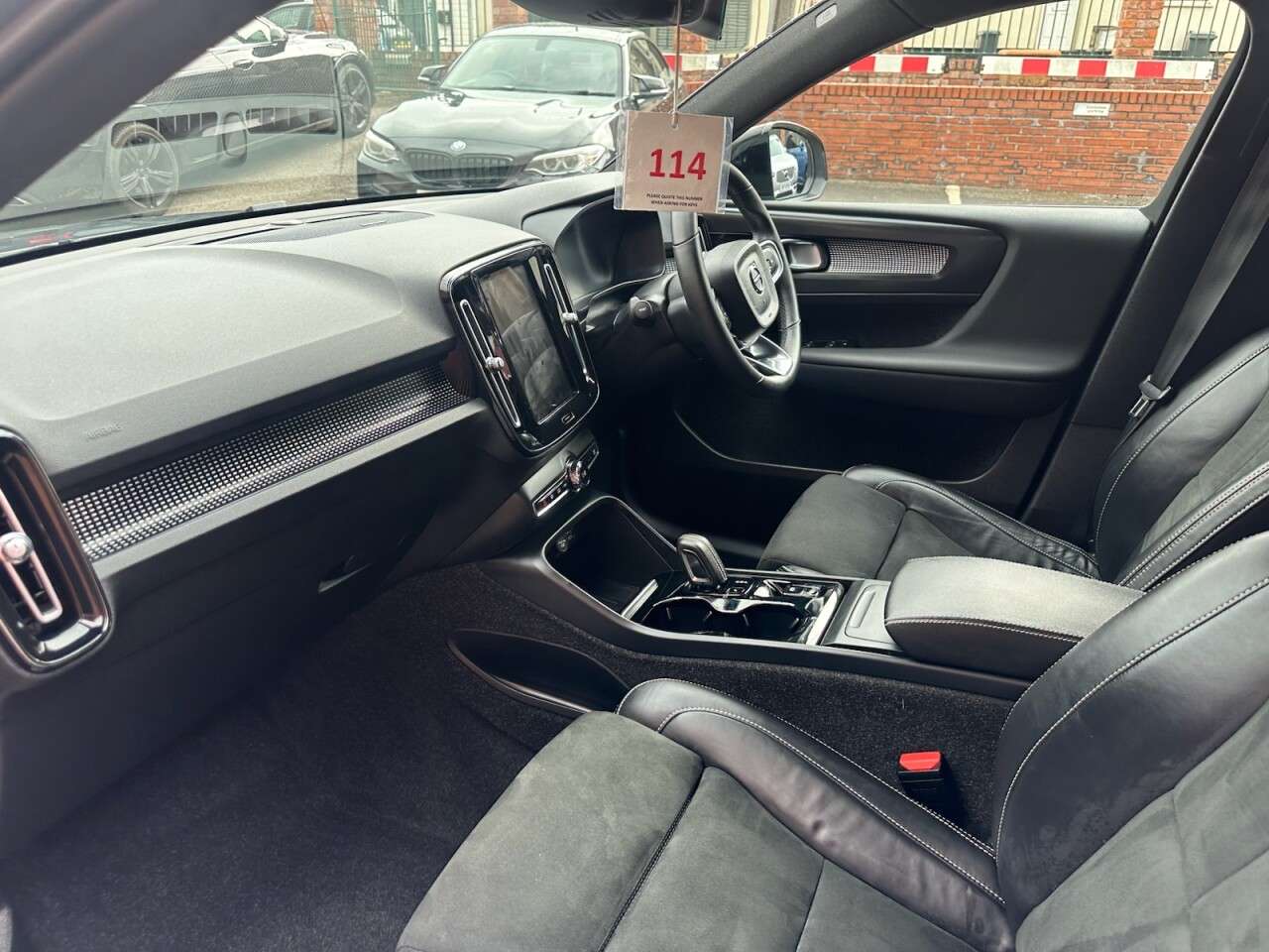 2021 VOLVO XC40 2021 VOLVO XC40