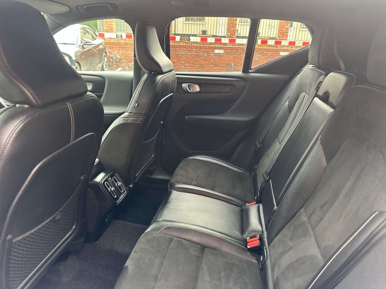 2021 VOLVO XC40 2021 VOLVO XC40
