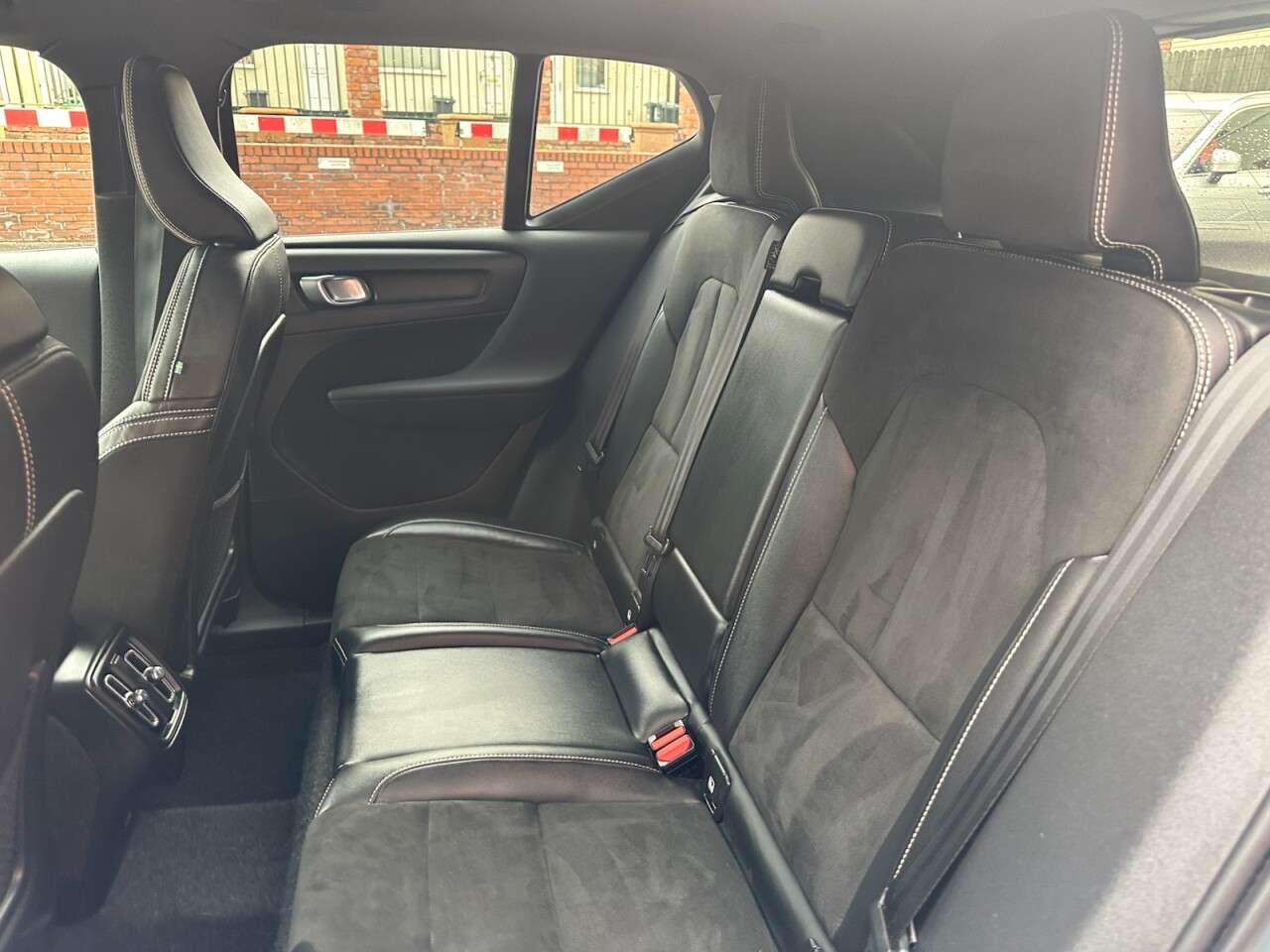 2021 VOLVO XC40 2021 VOLVO XC40