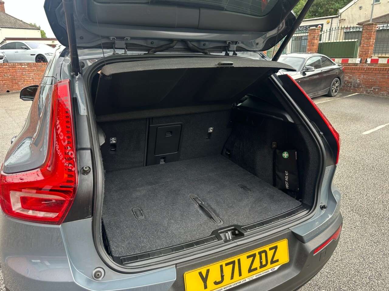 2021 VOLVO XC40 2021 VOLVO XC40