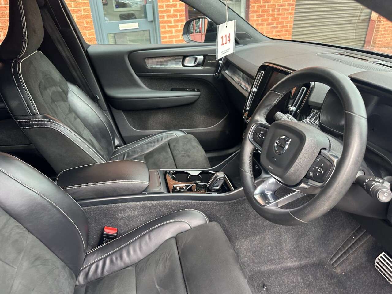 2021 VOLVO XC40 2021 VOLVO XC40