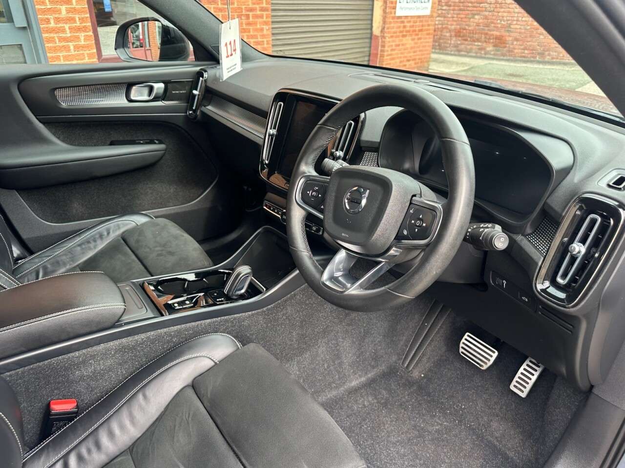 2021 VOLVO XC40 2021 VOLVO XC40