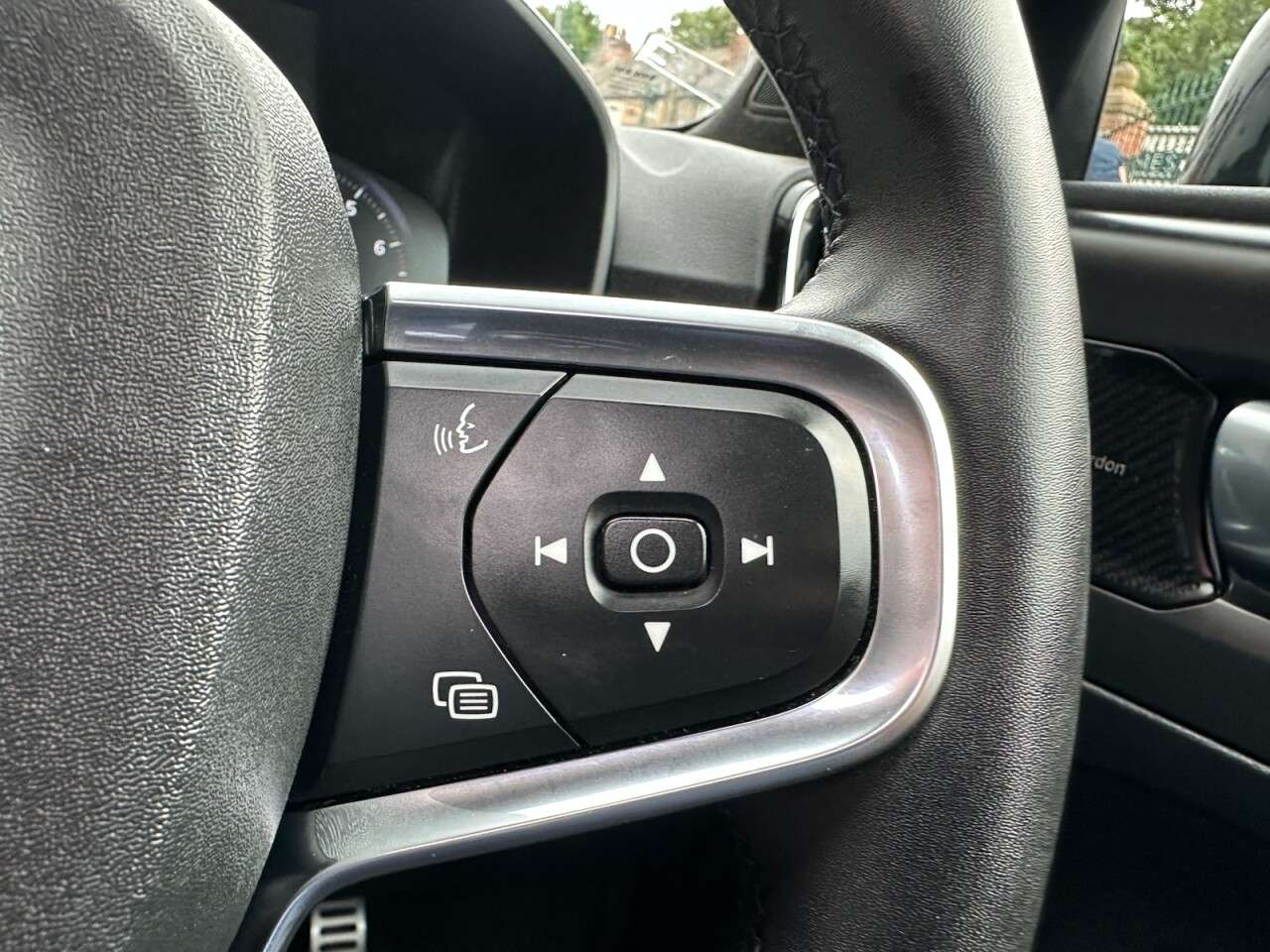2021 VOLVO XC40 2021 VOLVO XC40