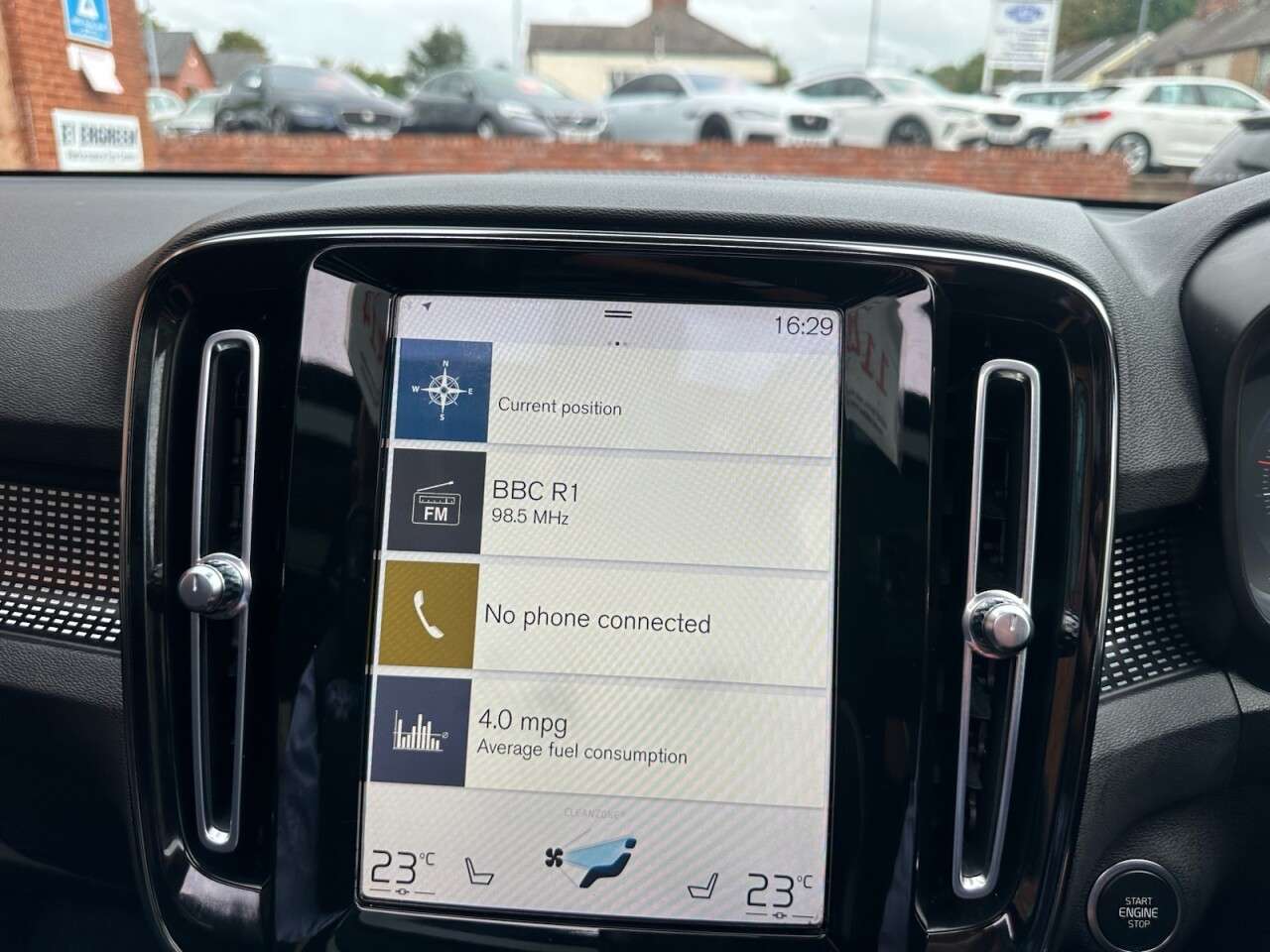 2021 VOLVO XC40 2021 VOLVO XC40