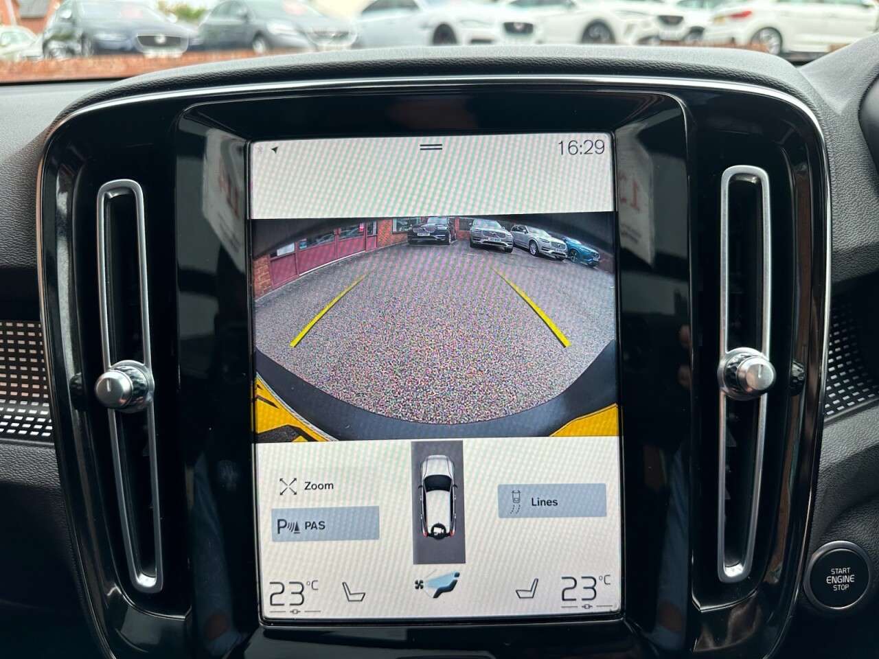 2021 VOLVO XC40 2021 VOLVO XC40