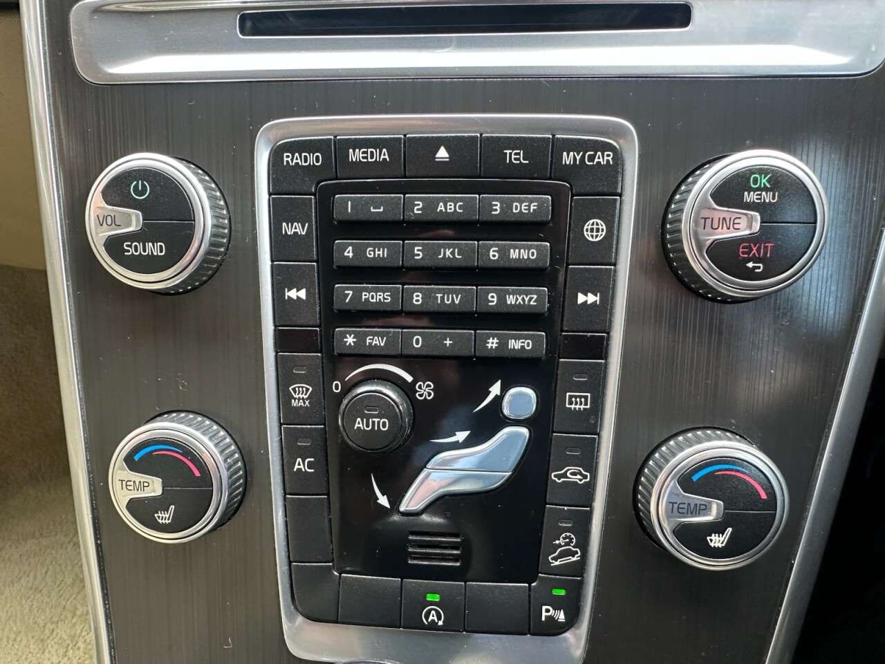 2015 VOLVO XC60 2015 VOLVO XC60