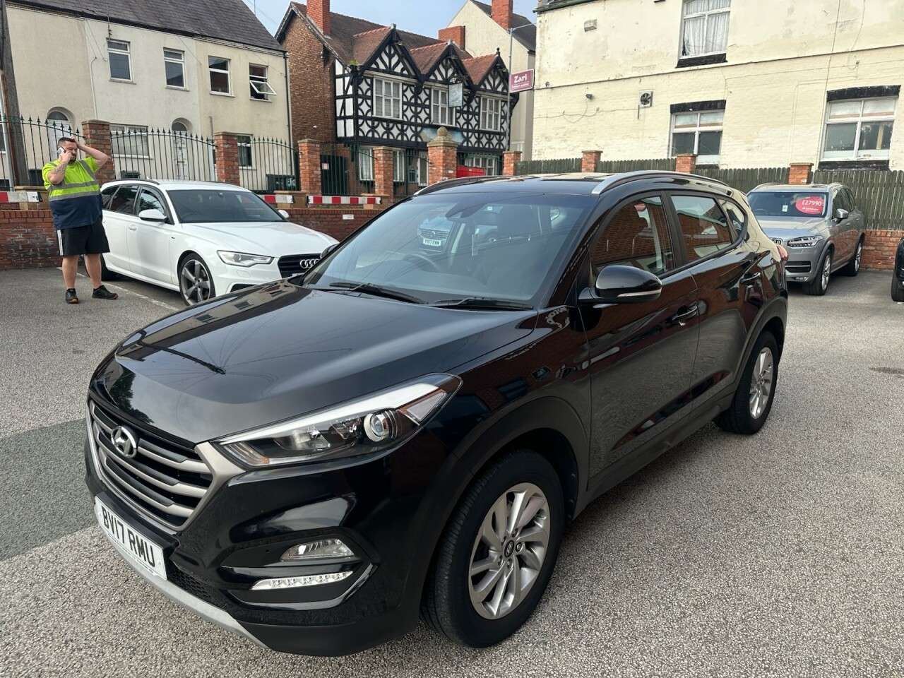 A 2017 HYUNDAI TUCSON 1.7 CRDi Blue Drive SE Nav SUV 5dr Diesel DCT Euro 6 (s/s) (141 ps) A 2017 HYUNDAI TUCSON 1.7 CRDi Blue Drive SE Nav SUV 5dr Diesel DCT Euro 6 (s/s) (141 ps)