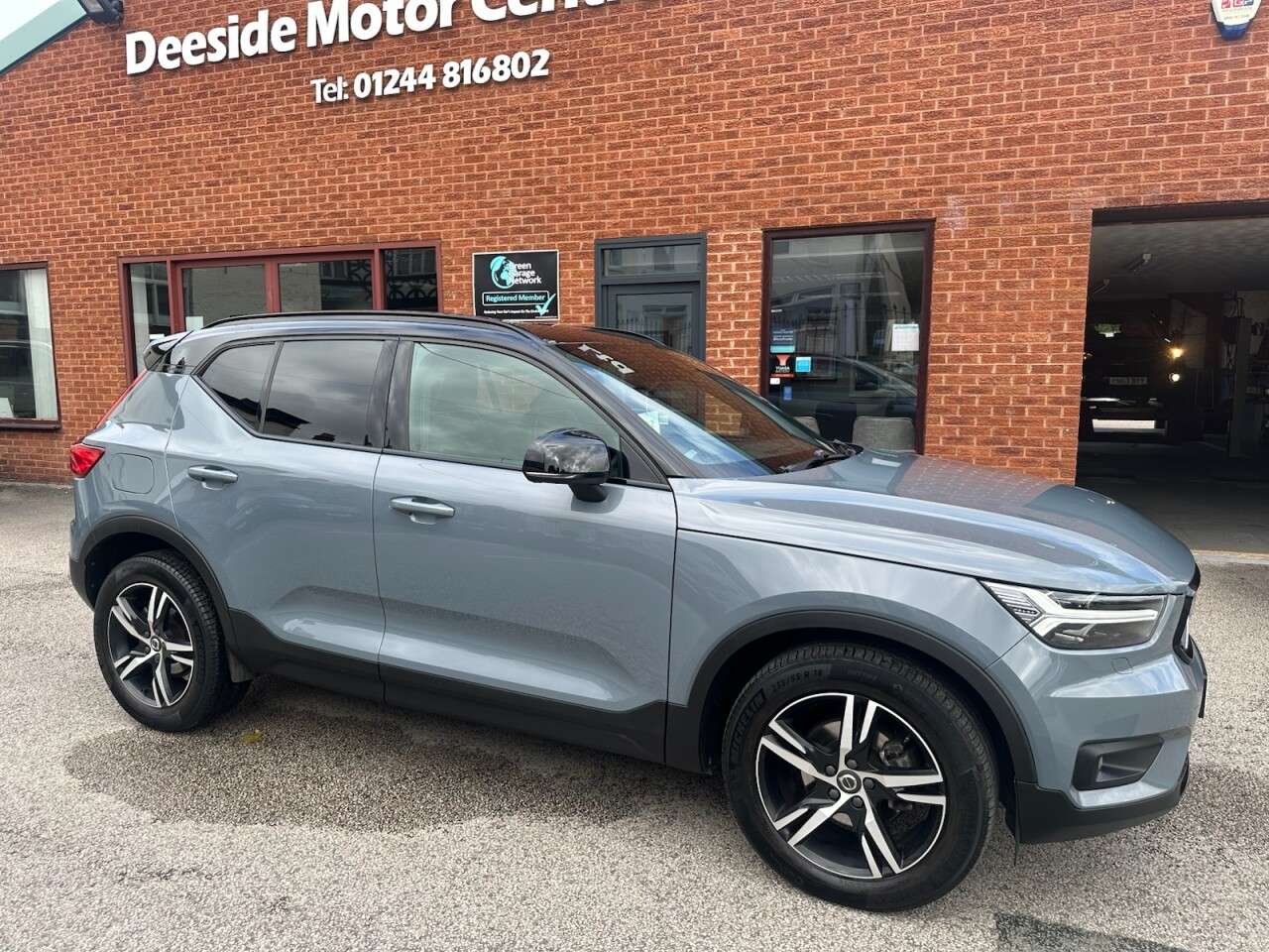 2019 VOLVO XC40 2019 VOLVO XC40
