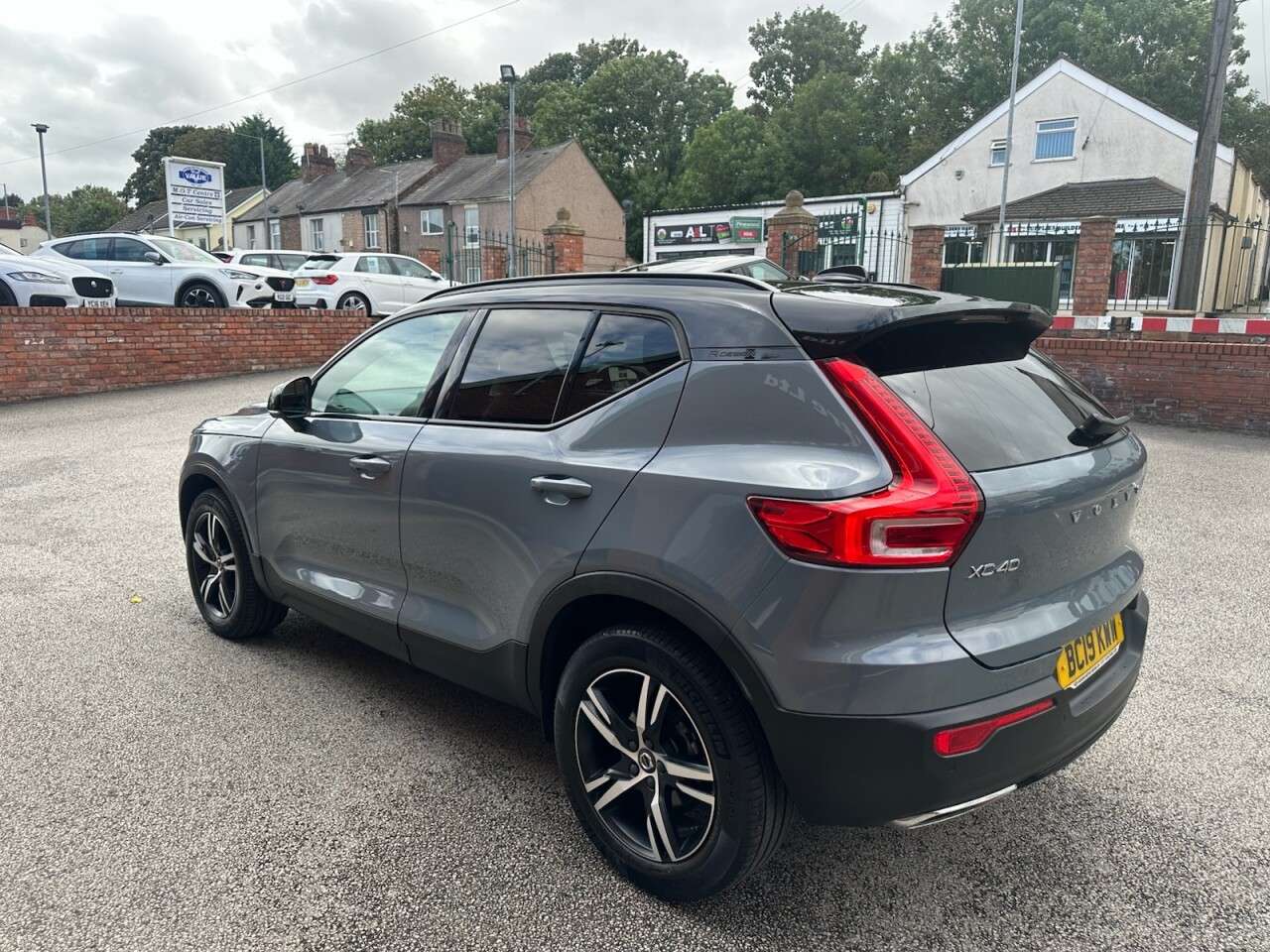 2019 VOLVO XC40 2019 VOLVO XC40