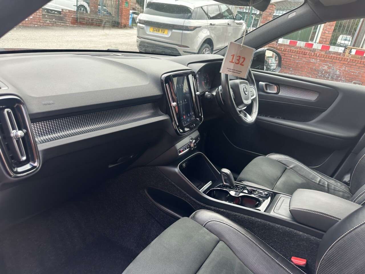 2019 VOLVO XC40 2019 VOLVO XC40