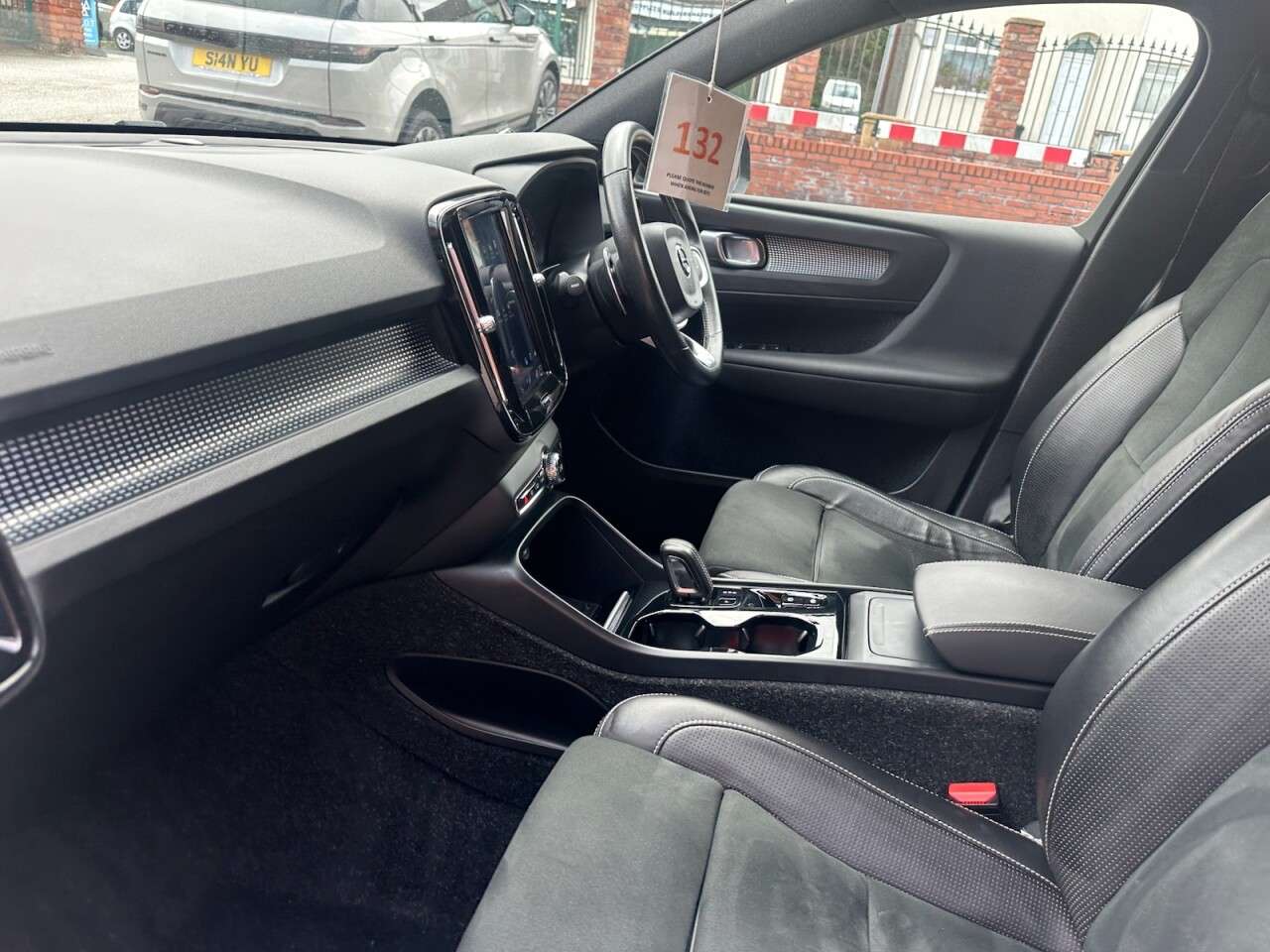 2019 VOLVO XC40 2019 VOLVO XC40