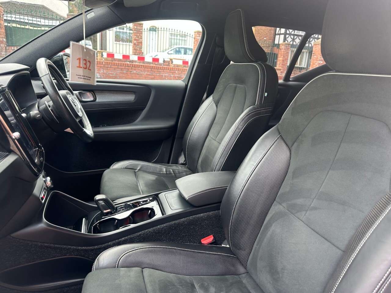 2019 VOLVO XC40 2019 VOLVO XC40