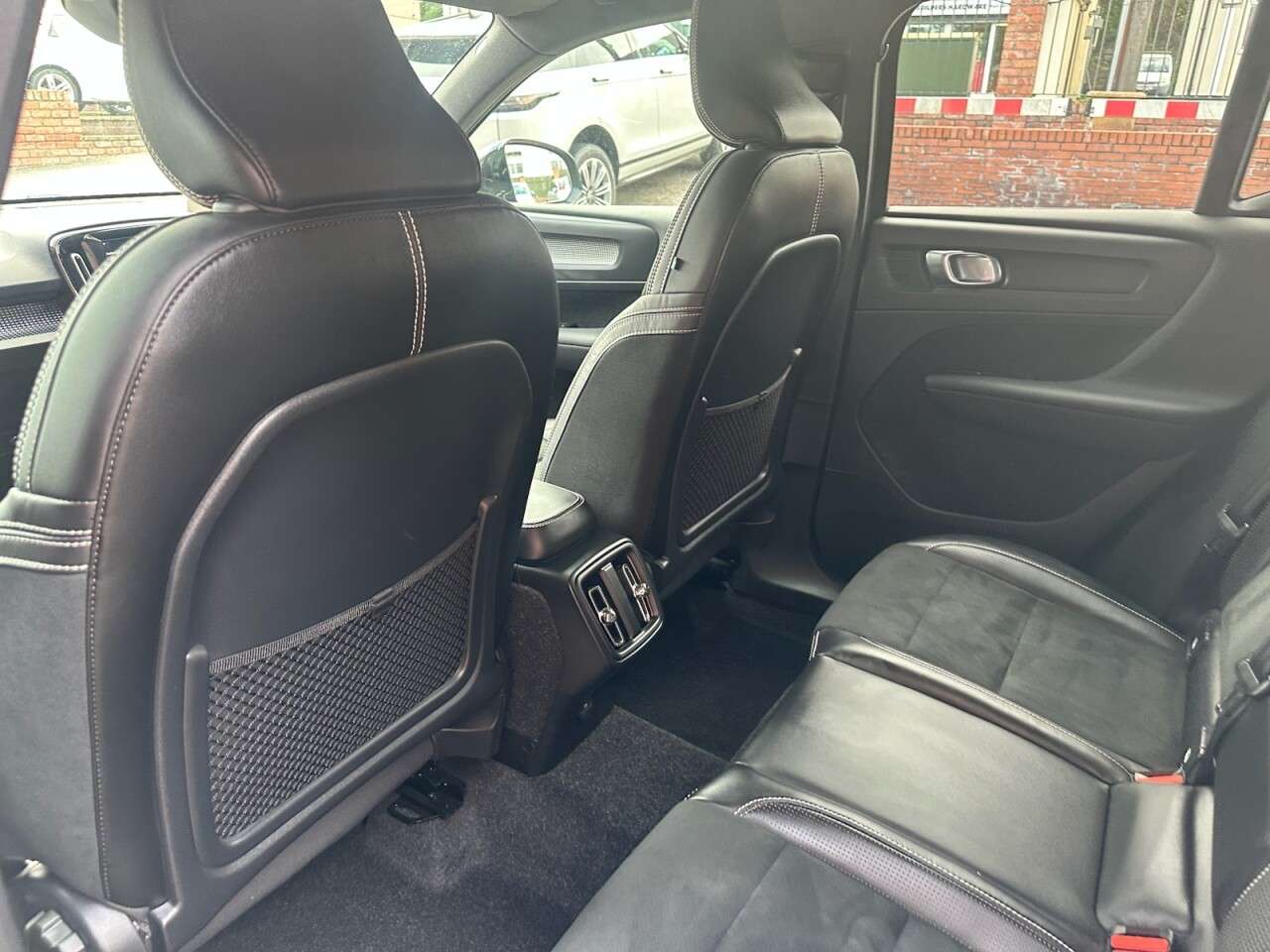 2019 VOLVO XC40 2019 VOLVO XC40