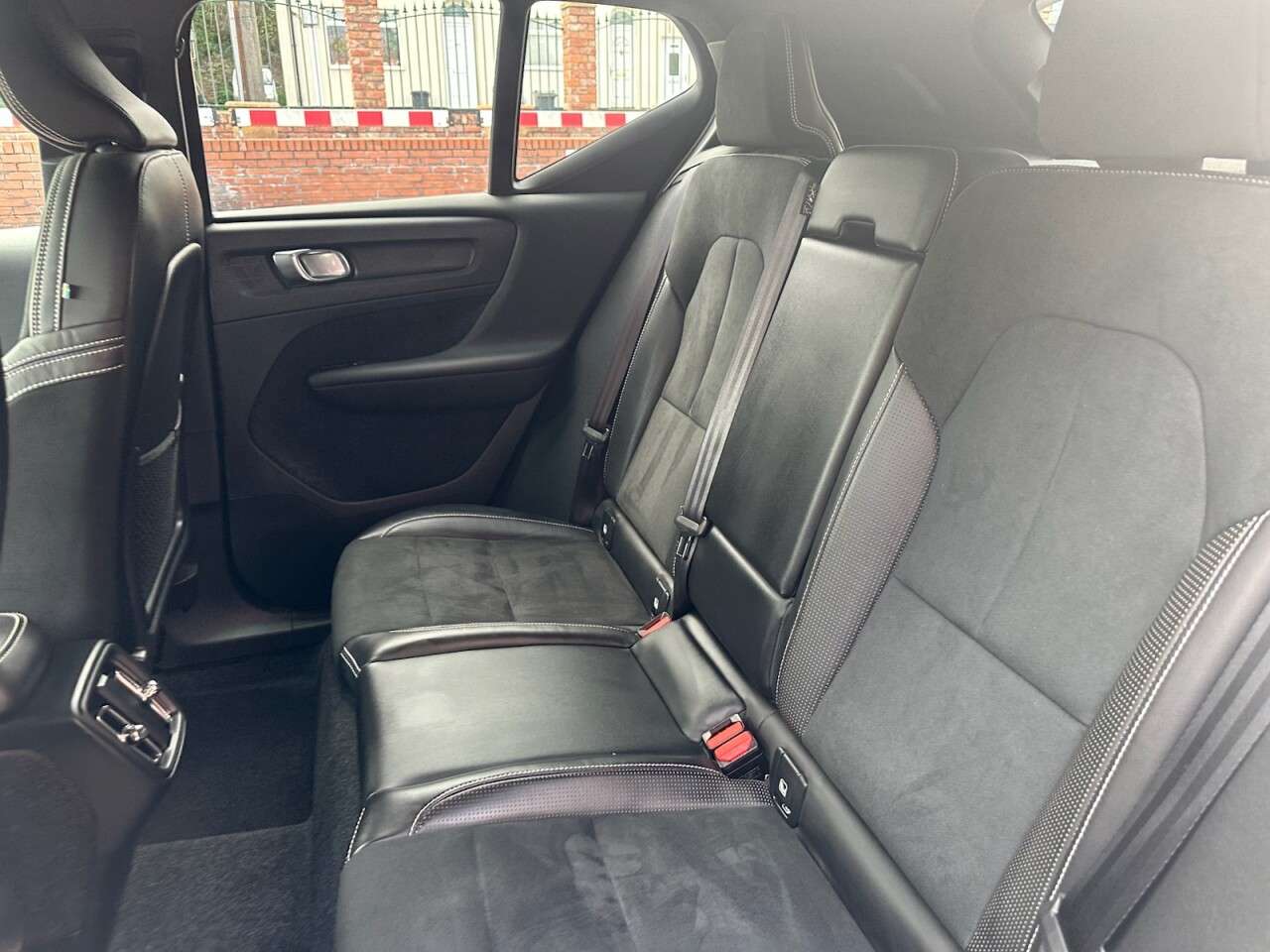 2019 VOLVO XC40 2019 VOLVO XC40
