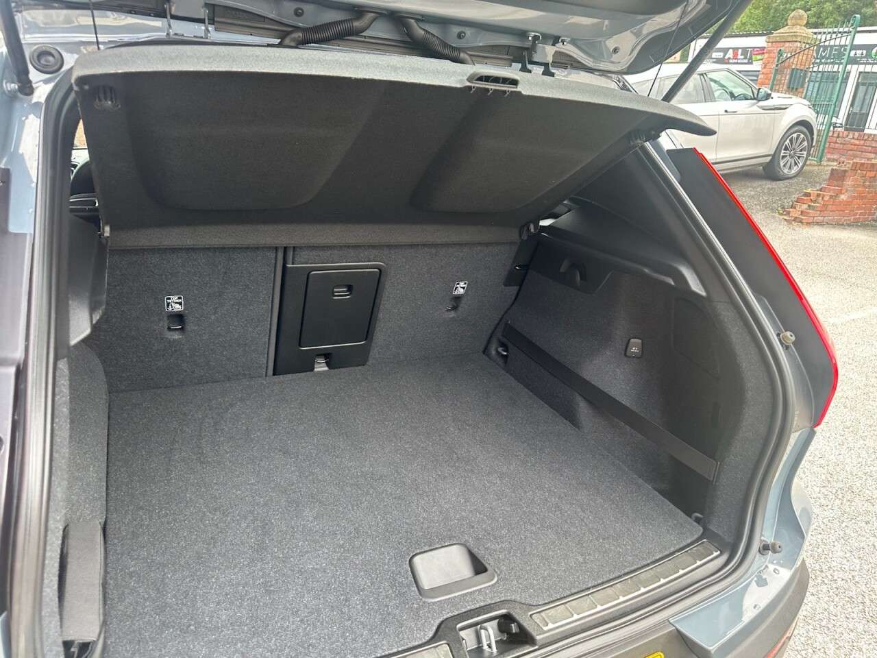 2019 VOLVO XC40 2019 VOLVO XC40