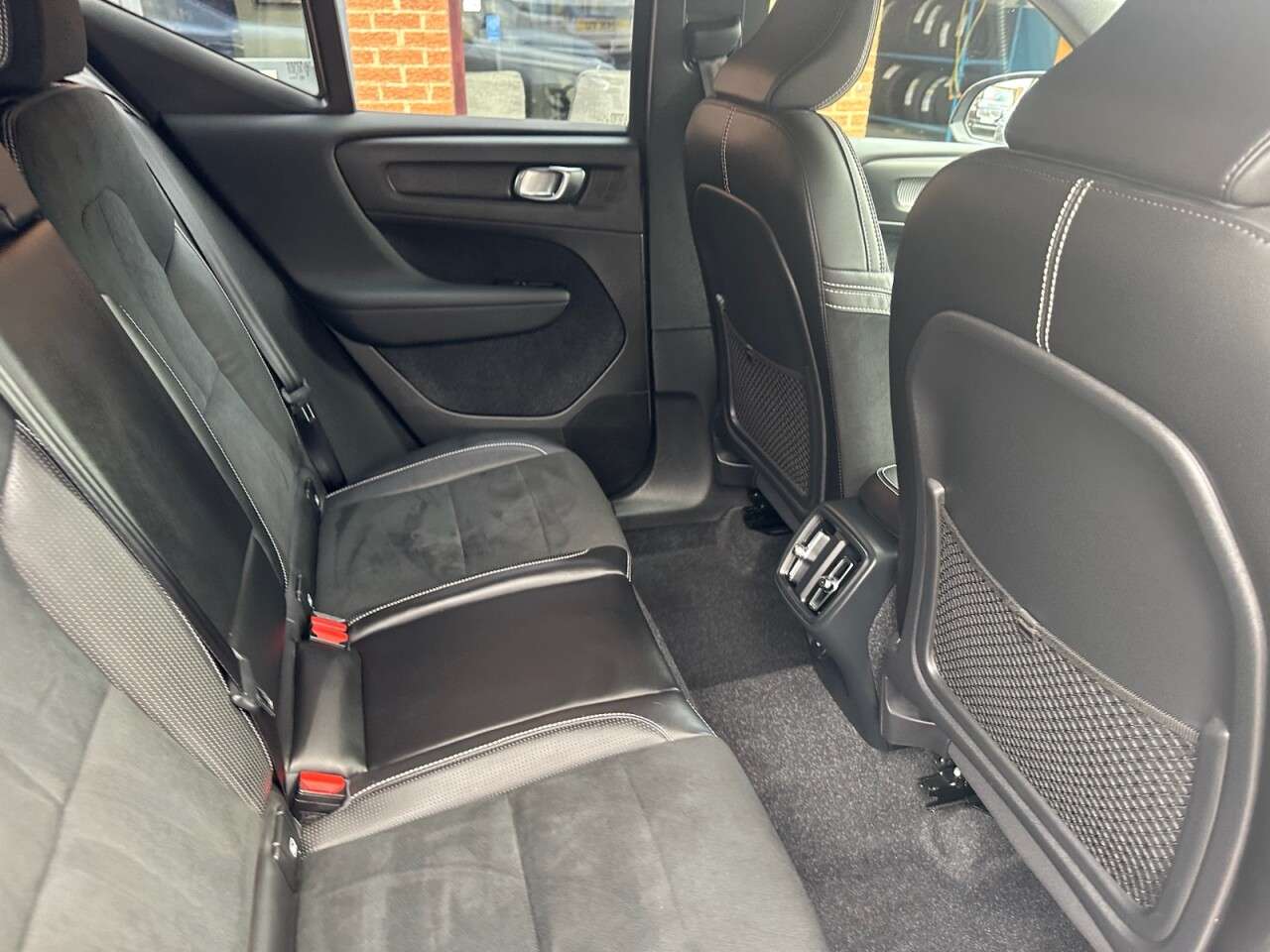 2019 VOLVO XC40 2019 VOLVO XC40