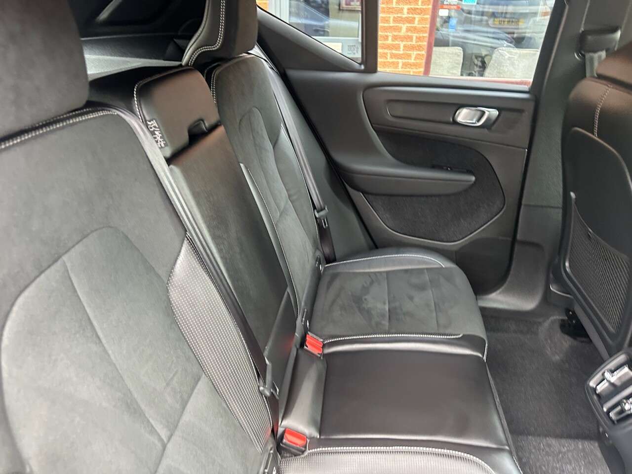 2019 VOLVO XC40 2019 VOLVO XC40