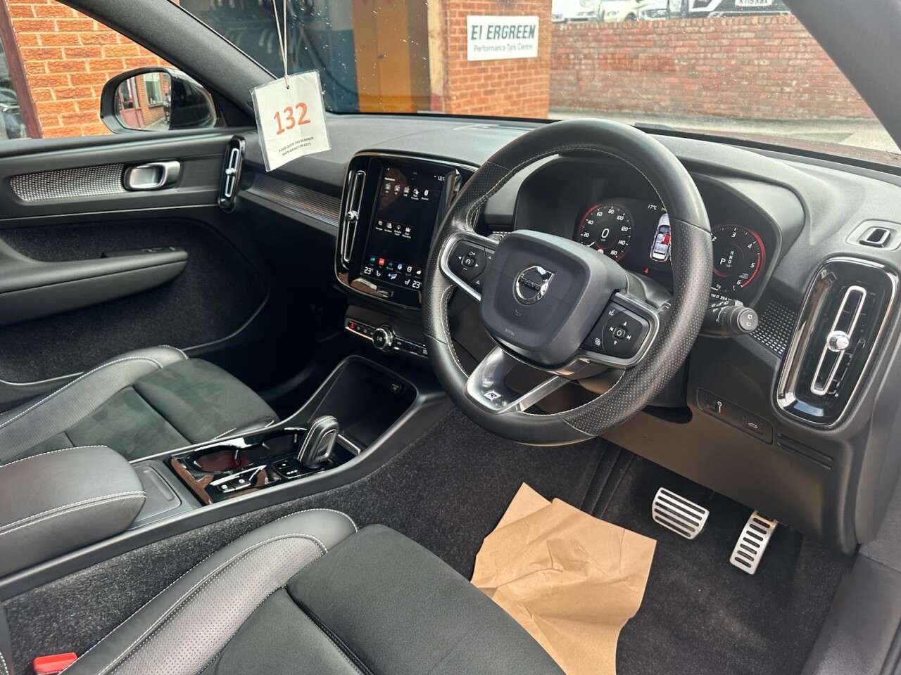 2019 VOLVO XC40 2019 VOLVO XC40