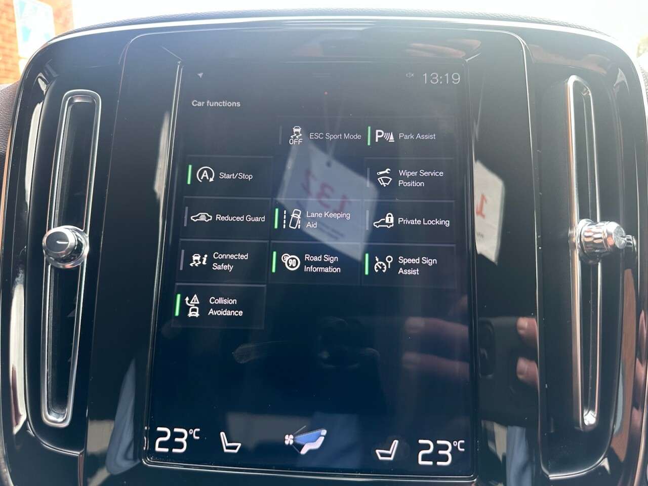 2019 VOLVO XC40 2019 VOLVO XC40