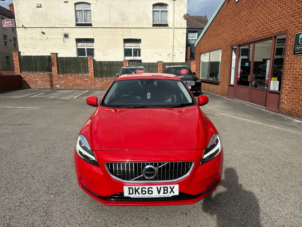 2016 VOLVO V40 2016 VOLVO V40