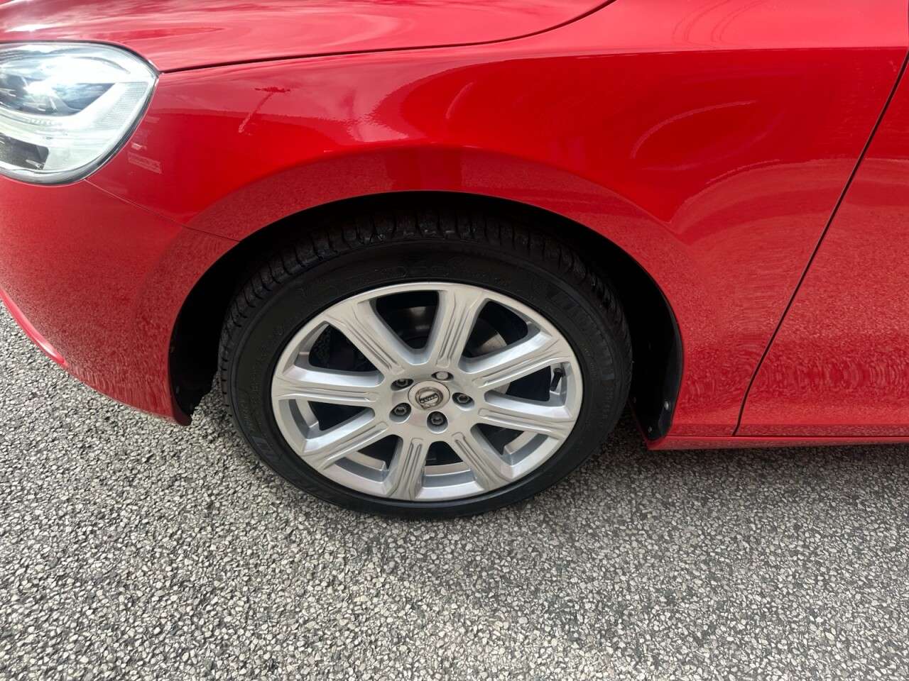 2016 VOLVO V40 2016 VOLVO V40
