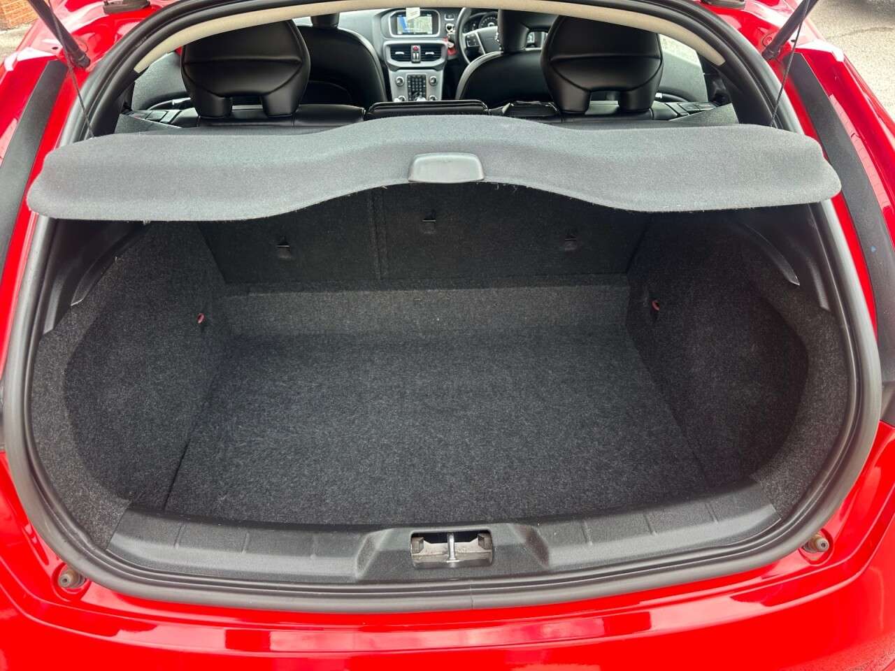 2016 VOLVO V40 2016 VOLVO V40