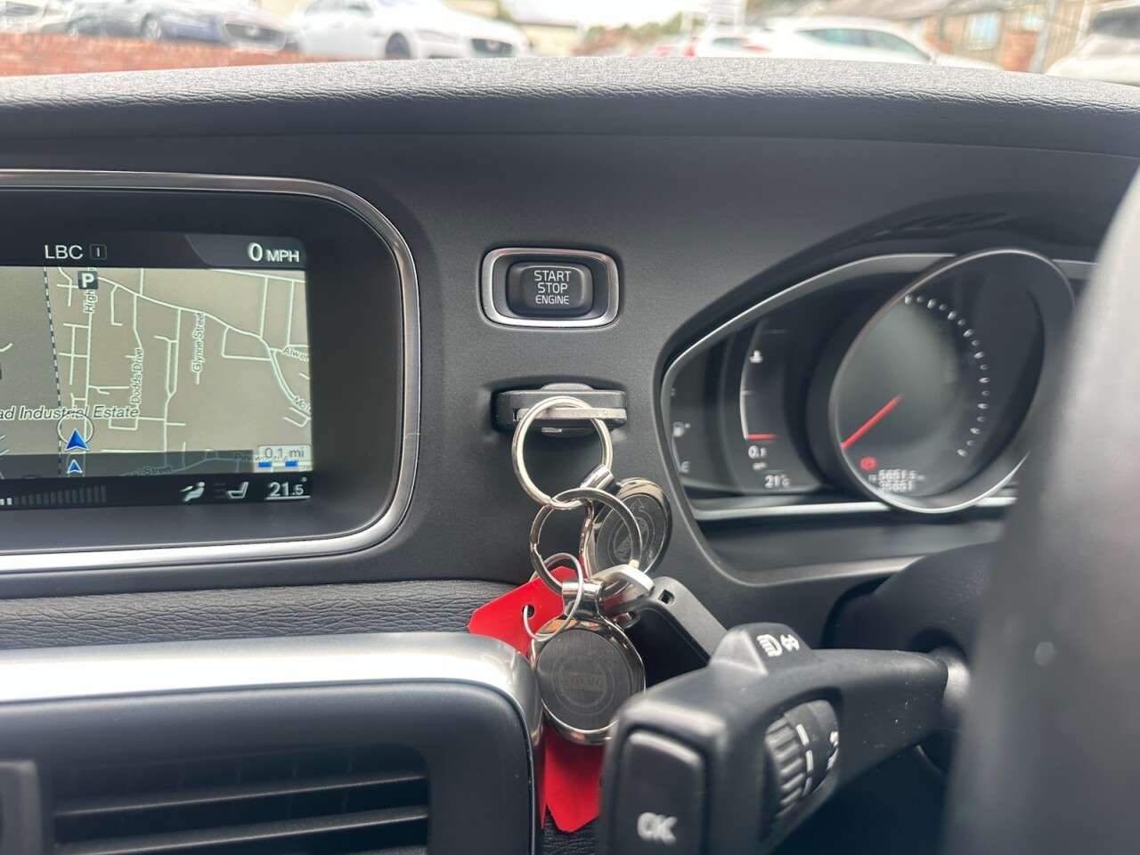 2016 VOLVO V40 2016 VOLVO V40