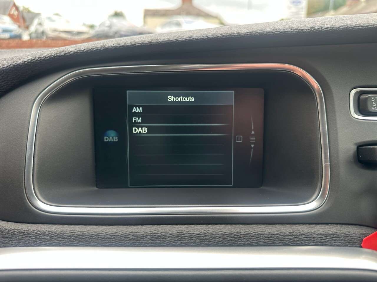 2016 VOLVO V40 2016 VOLVO V40