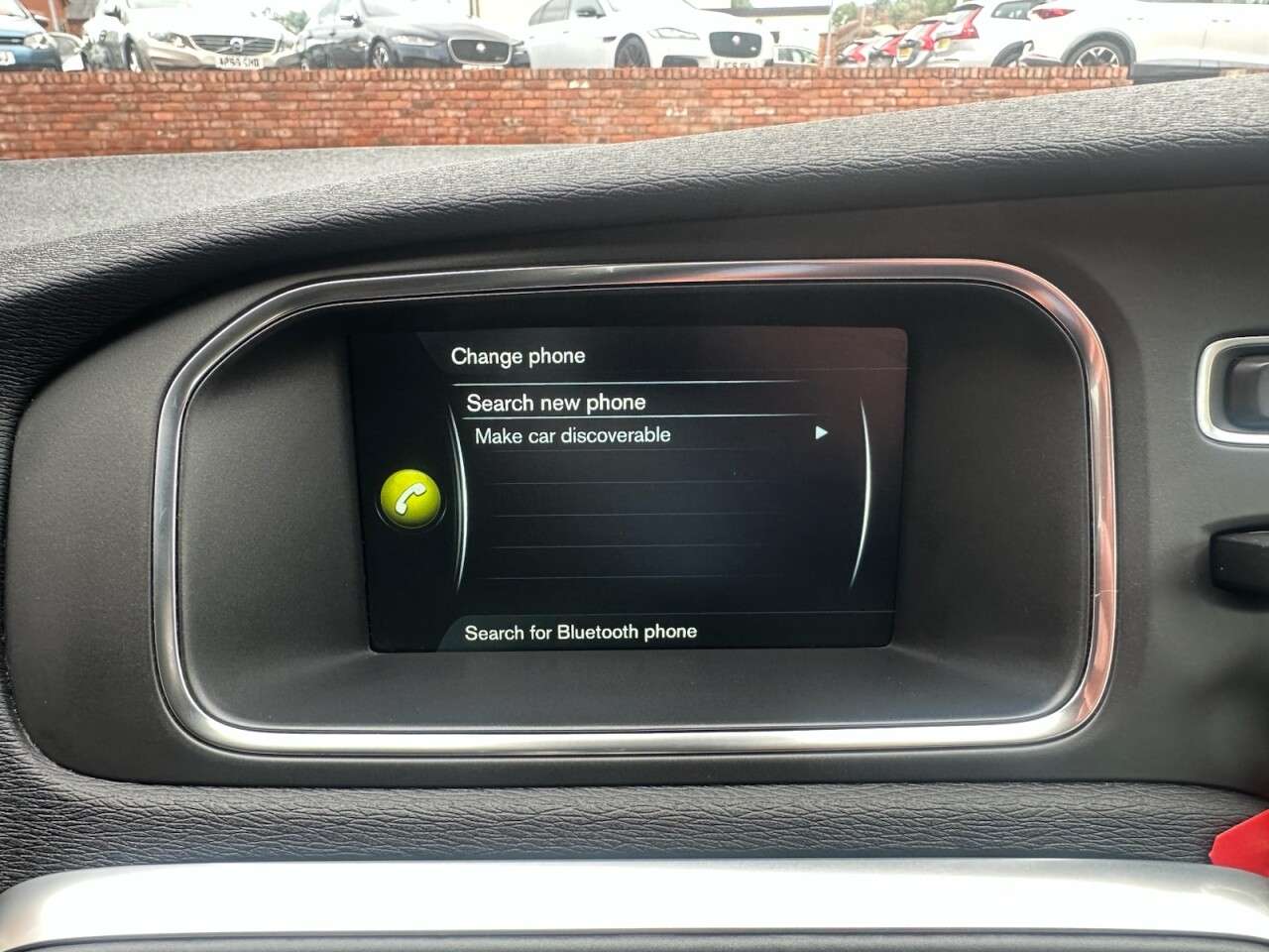 2016 VOLVO V40 2016 VOLVO V40
