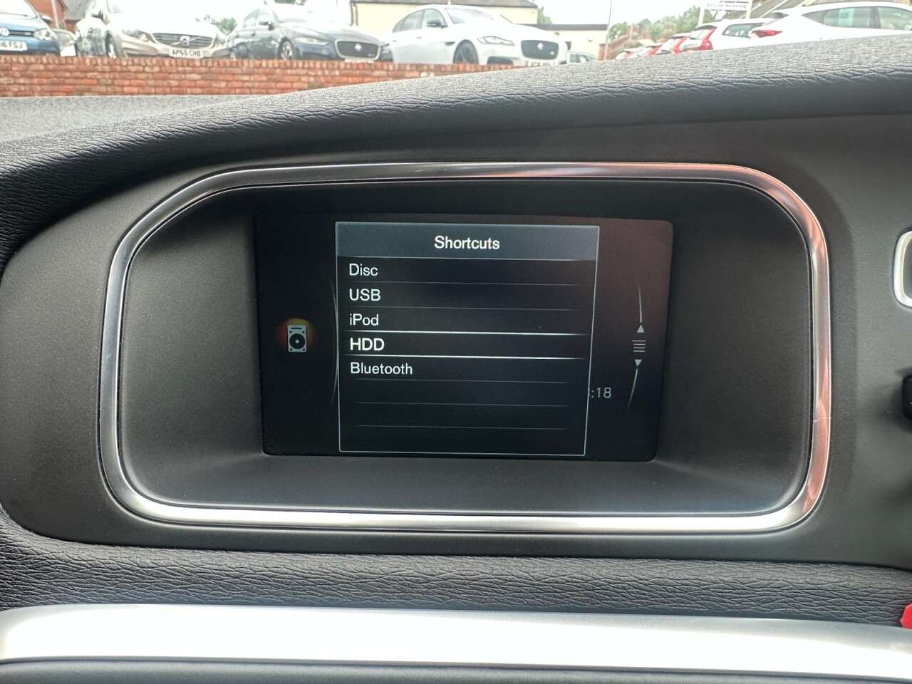 2016 VOLVO V40 2016 VOLVO V40