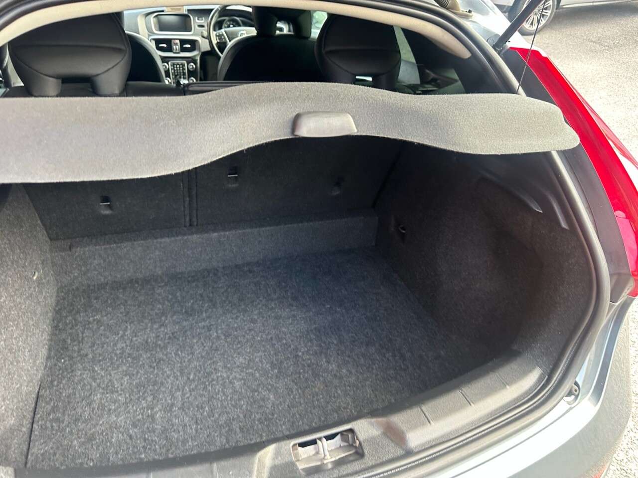 2018 VOLVO V40 2018 VOLVO V40