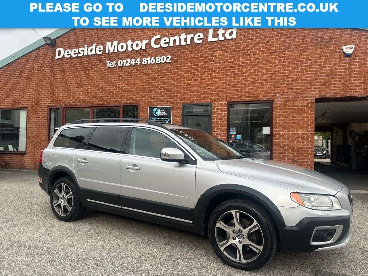 A 2012 VOLVO XC70 2.4 D5 SE Lux Estate 5dr Diesel Geartronic AWD Euro 5 (215 ps) Rear parking A 2012 VOLVO XC70 2.4 D5 SE Lux Estate 5dr Diesel Geartronic AWD Euro 5 (215 ps) Rear parking