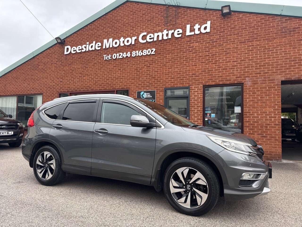 A 2016 HONDA CR-V 1.6 i-DTEC EX SUV 5dr Diesel Manual 4WD Euro 6 (s/s) (160 ps) A 2016 HONDA CR-V 1.6 i-DTEC EX SUV 5dr Diesel Manual 4WD Euro 6 (s/s) (160 ps)