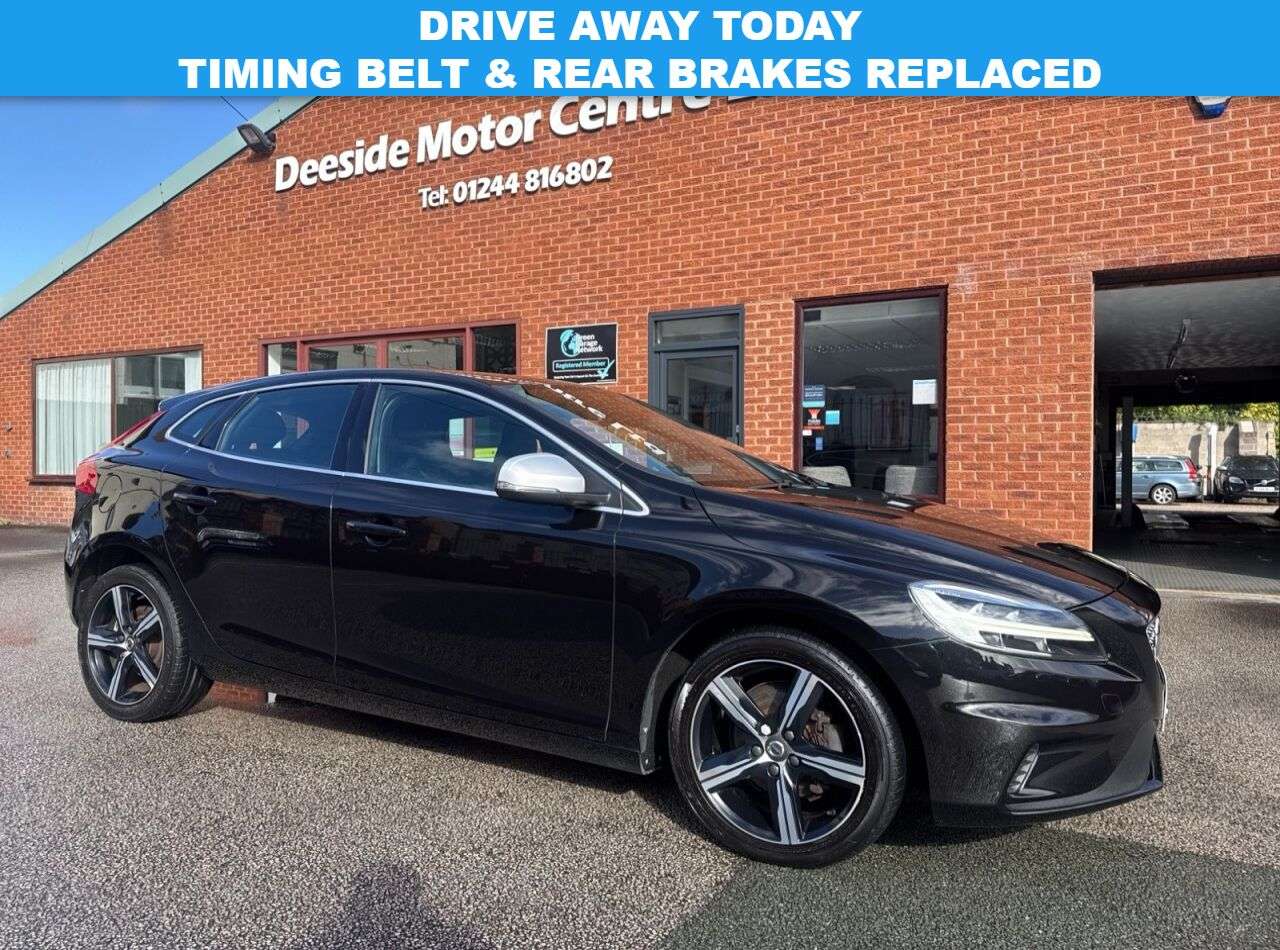 A 2016 VOLVO V40 2.0 D2 R-Design Hatchback 5dr Diesel Manual Euro 6 (s/s) (120 ps) Rear park A 2016 VOLVO V40 2.0 D2 R-Design Hatchback 5dr Diesel Manual Euro 6 (s/s) (120 ps) Rear park
