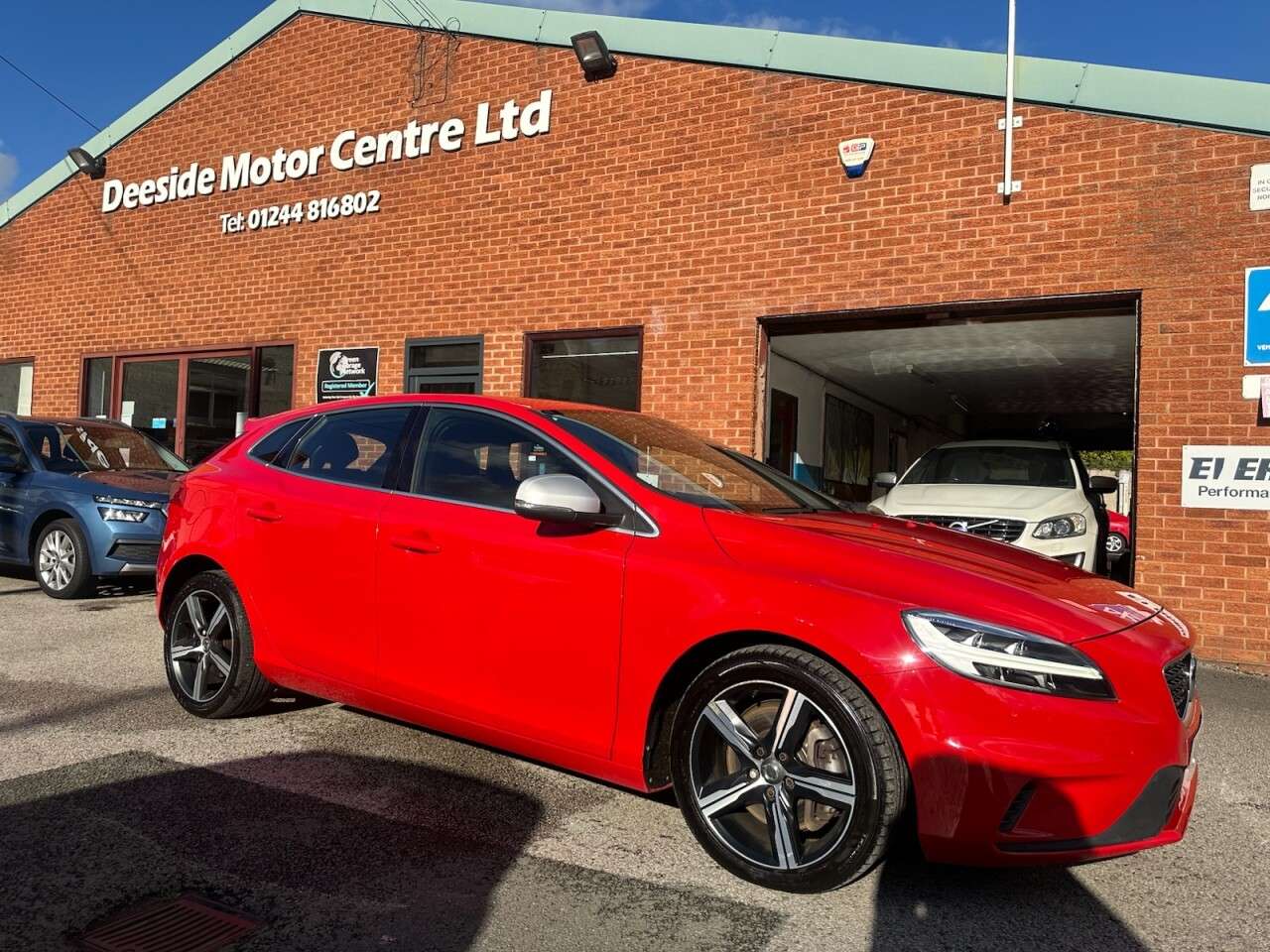 A 2016 VOLVO V40 2.0 D4 R-Design Hatchback 5dr Diesel Manual Euro 6 (s/s) (190 ps) Rear park A 2016 VOLVO V40 2.0 D4 R-Design Hatchback 5dr Diesel Manual Euro 6 (s/s) (190 ps) Rear park