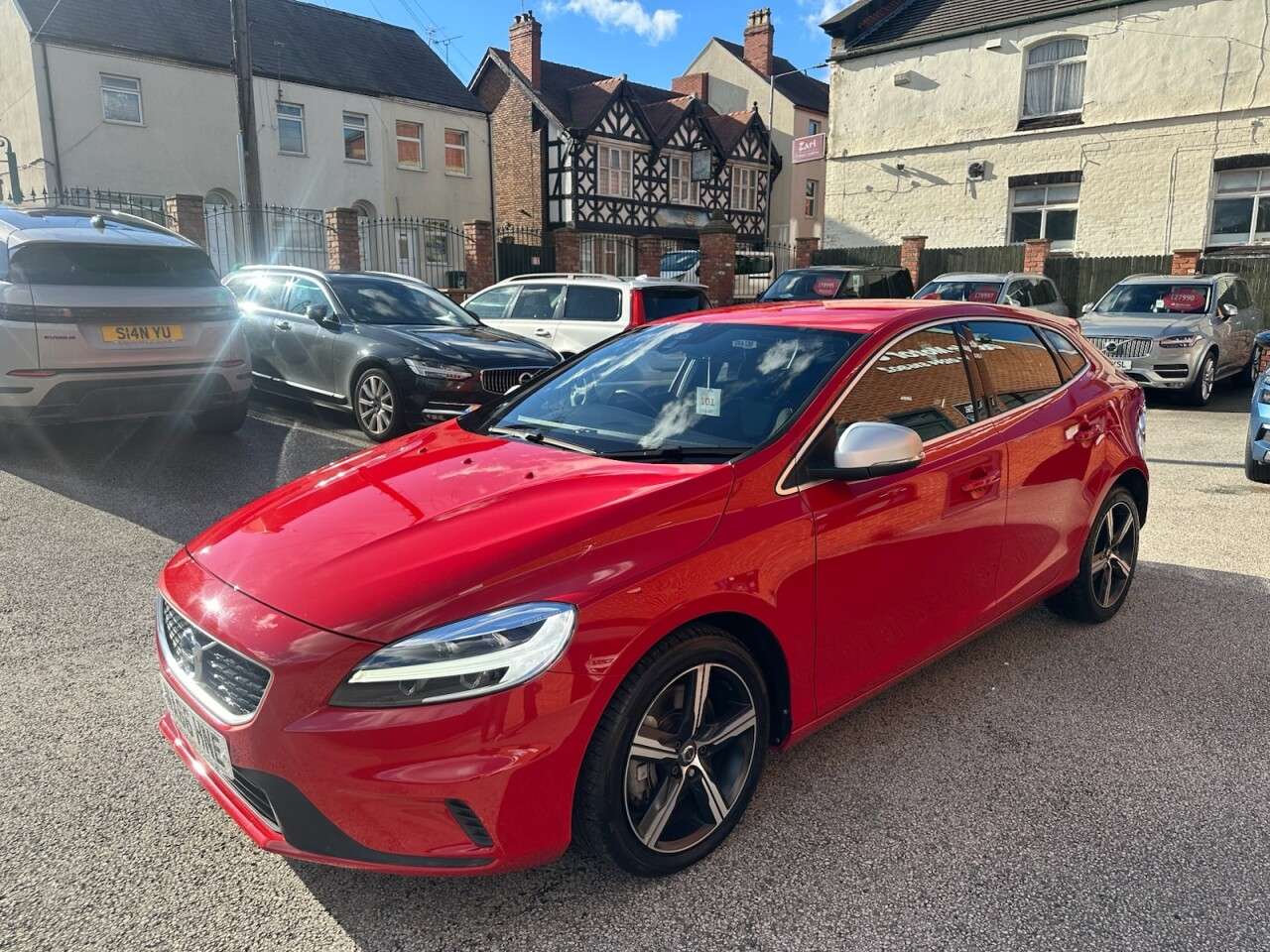 A 2016 VOLVO V40 2.0 D4 R-Design Hatchback 5dr Diesel Manual Euro 6 (s/s) (190 ps) Rear park A 2016 VOLVO V40 2.0 D4 R-Design Hatchback 5dr Diesel Manual Euro 6 (s/s) (190 ps) Rear park