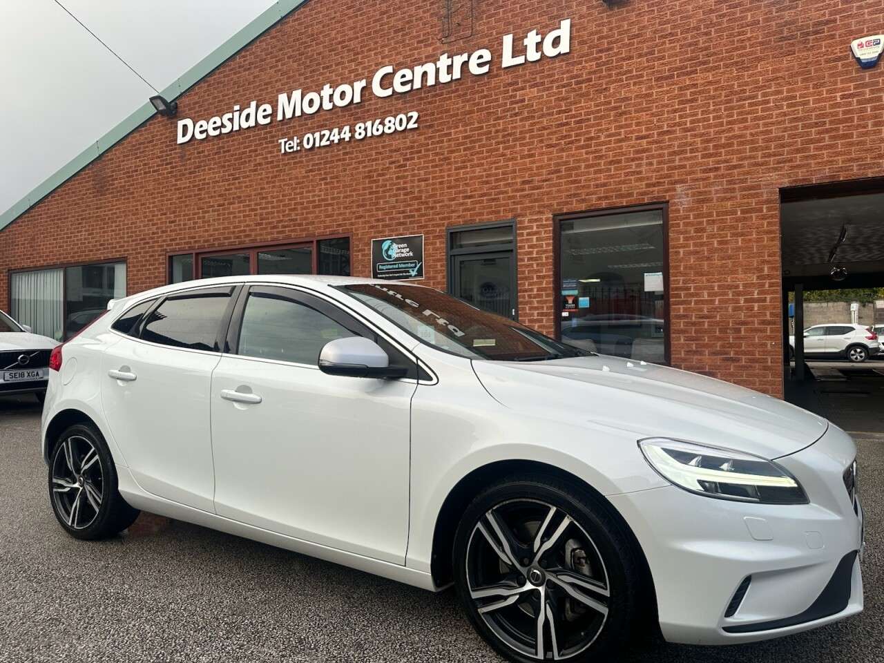 A 2018 VOLVO V40 2.0 D3 R-Design Pro Hatchback 5dr Diesel Auto Euro 6 (s/s) (150 ps) Rear vi A 2018 VOLVO V40 2.0 D3 R-Design Pro Hatchback 5dr Diesel Auto Euro 6 (s/s) (150 ps) Rear vi
