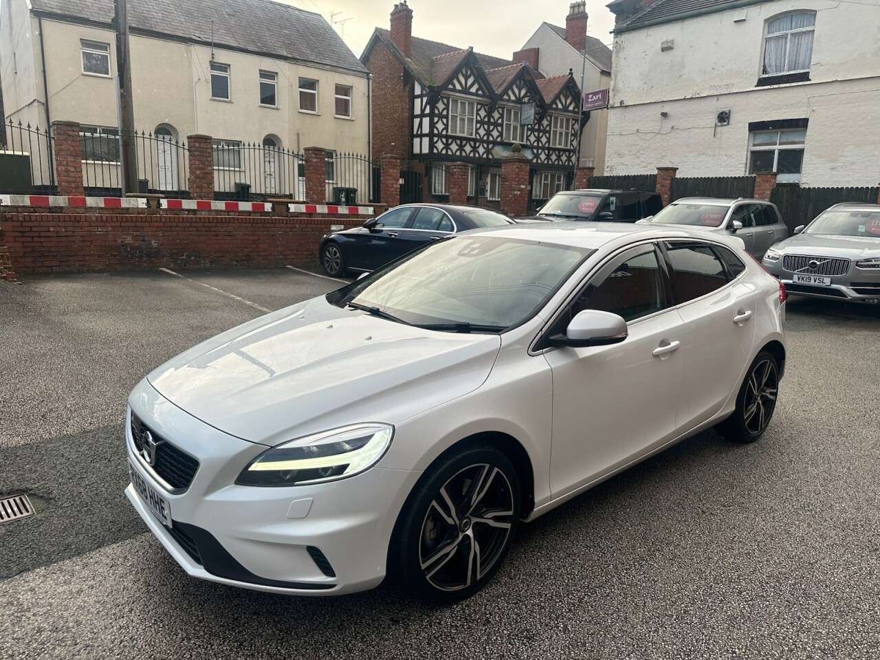 A 2018 VOLVO V40 2.0 D3 R-Design Pro Hatchback 5dr Diesel Auto Euro 6 (s/s) (150 ps) Rear vi A 2018 VOLVO V40 2.0 D3 R-Design Pro Hatchback 5dr Diesel Auto Euro 6 (s/s) (150 ps) Rear vi