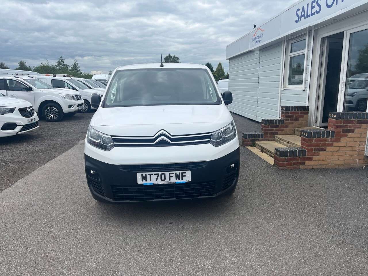A 2020 CITROEN BERLINGO 1.5 950 ENTERPRISE XL BLUEHDI S/S 101 BHP * FINANCE IS AVAILABLE CALL US * A 2020 CITROEN BERLINGO 1.5 950 ENTERPRISE XL BLUEHDI S/S 101 BHP * FINANCE IS AVAILABLE CALL US *