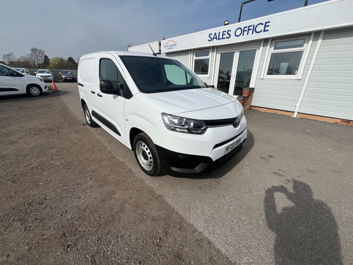 Check out this Toyota Proace City 2022 Diesel Manual