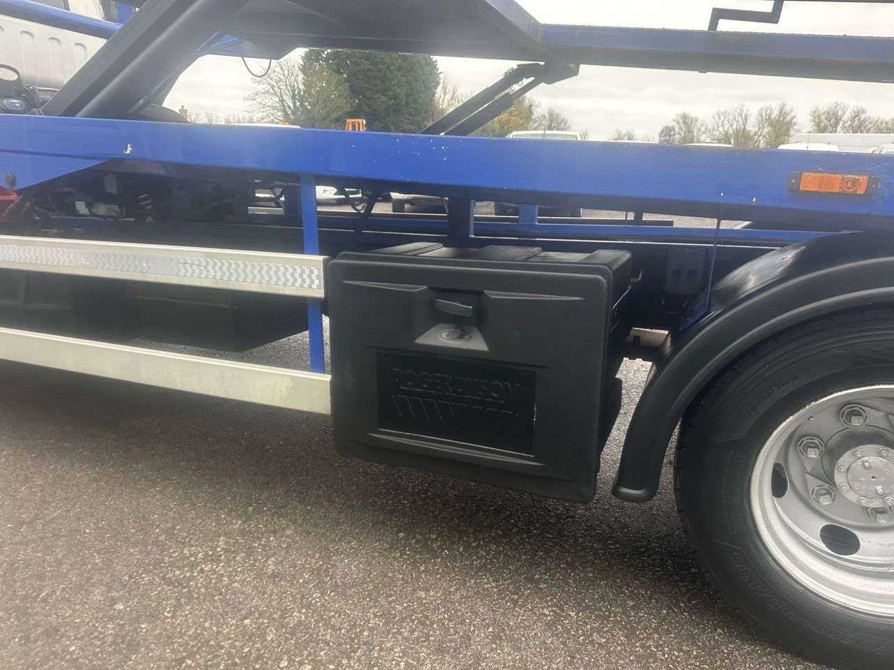 2017 ISUZU FORWARD 2017 ISUZU FORWARD