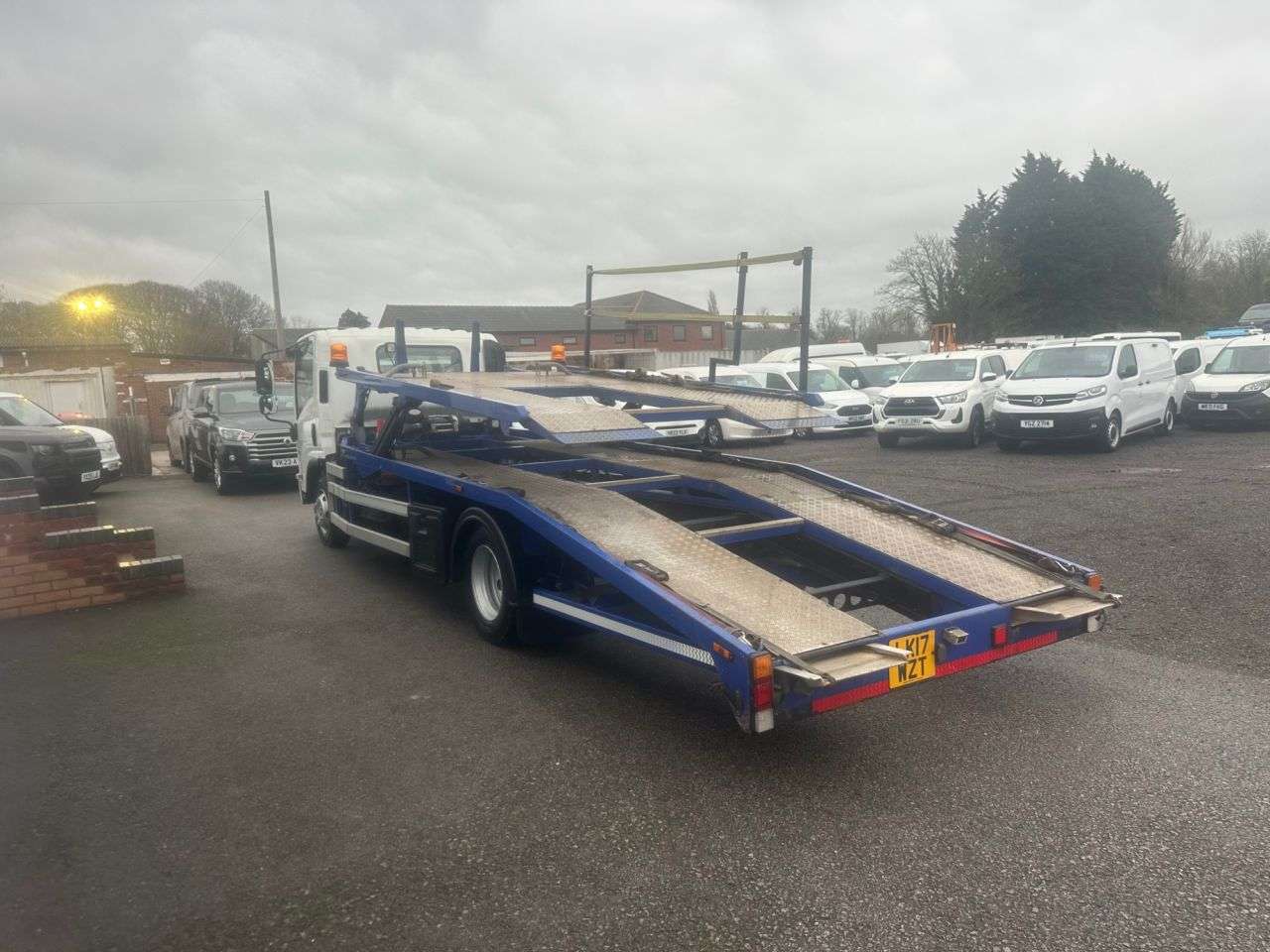 2017 ISUZU FORWARD 2017 ISUZU FORWARD