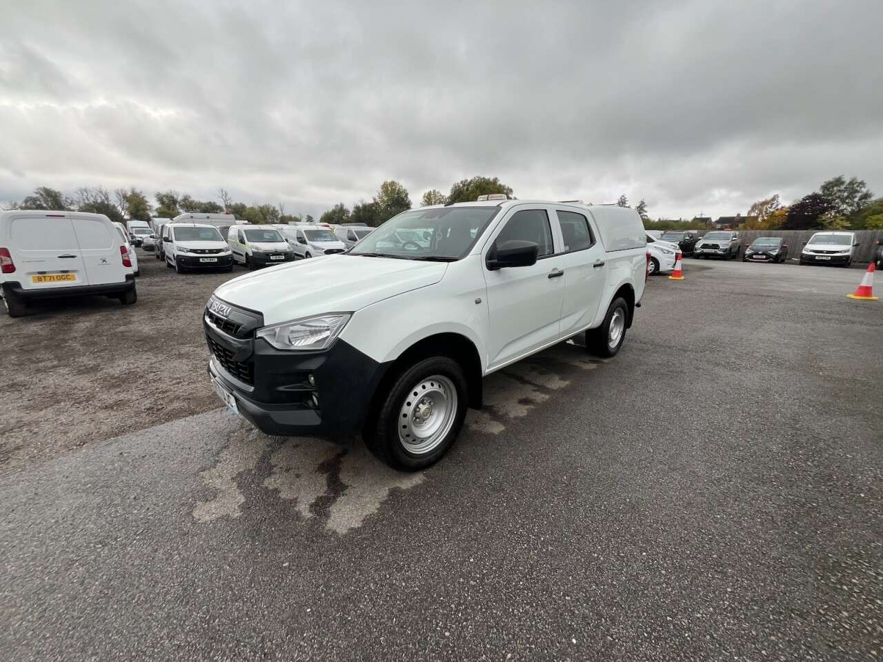 A 2021 ISUZU D-MAX 1.9 TD Utility Pickup Double Cab 4dr Diesel Manual 4WD Euro 6 (s/s) (164 ps A 2021 ISUZU D-MAX 1.9 TD Utility Pickup Double Cab 4dr Diesel Manual 4WD Euro 6 (s/s) (164 ps