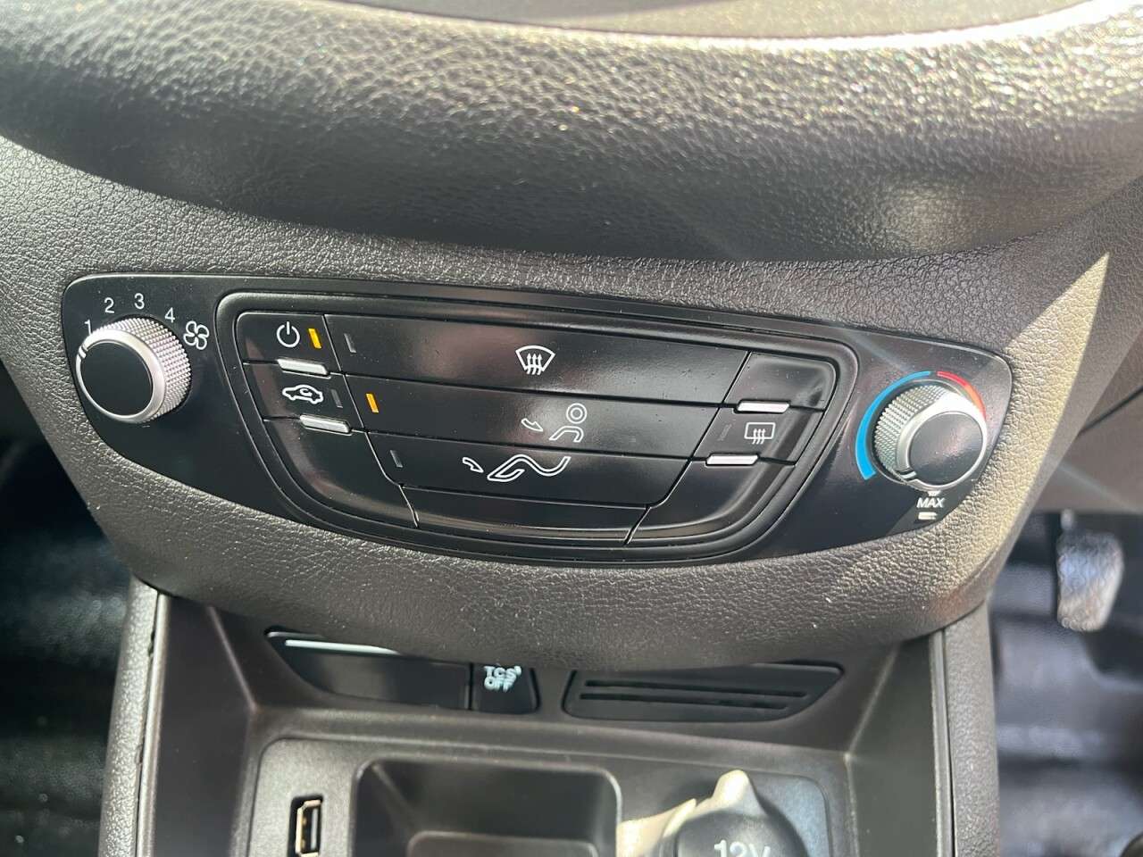 2018 FORD TRANSIT COURIER 2018 FORD TRANSIT COURIER