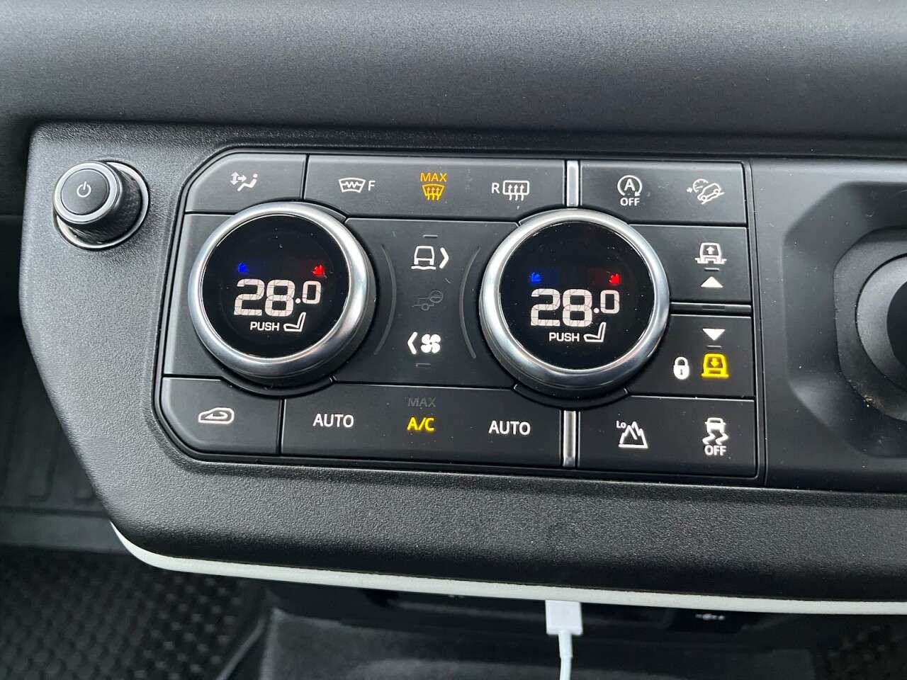 2020 LAND ROVER DEFENDER 110 2020 LAND ROVER DEFENDER 110