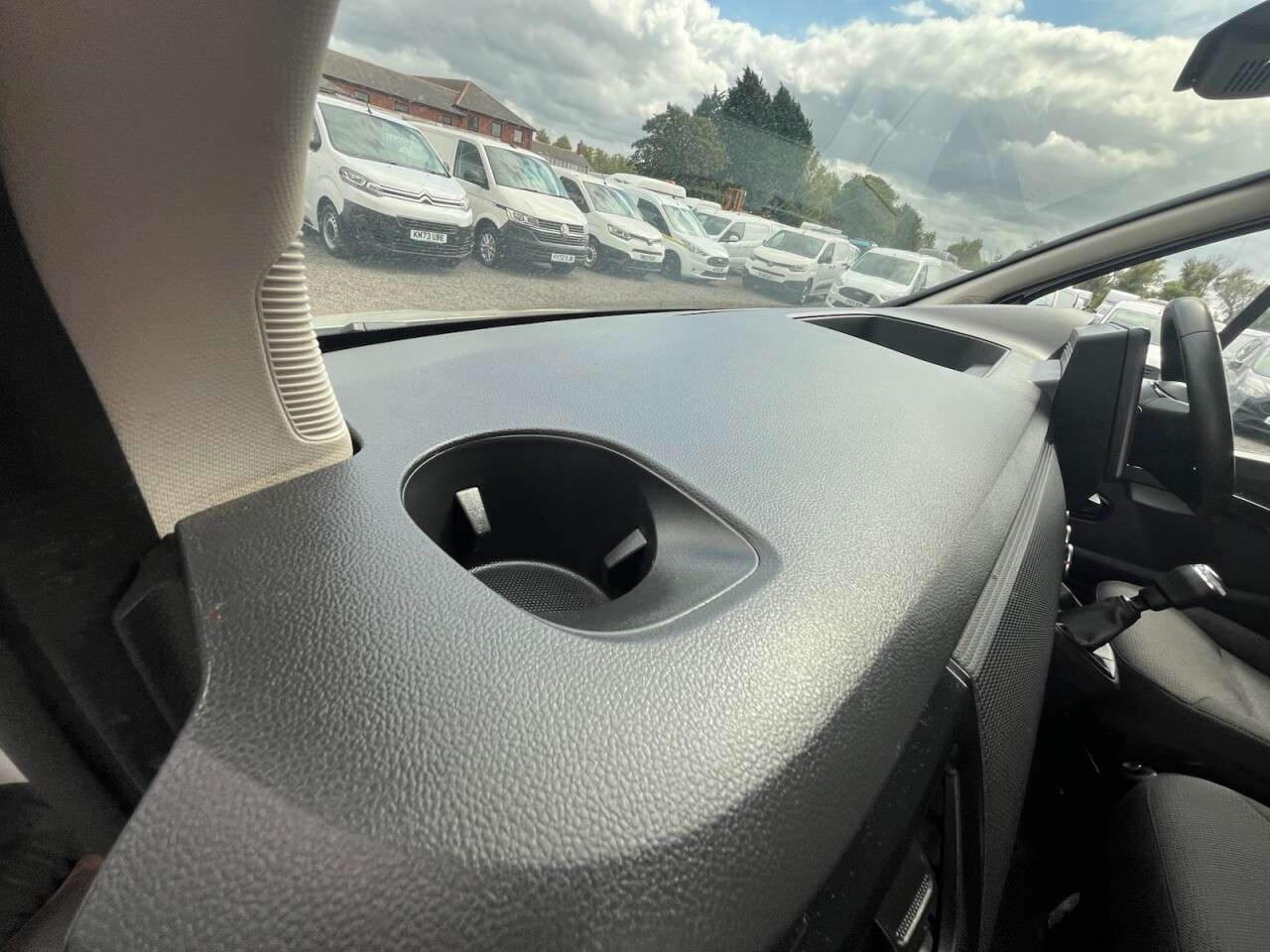 2022 RENAULT TRAFIC 2022 RENAULT TRAFIC