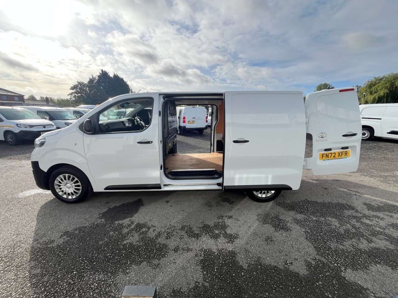 2022 TOYOTA PROACE 2022 TOYOTA PROACE