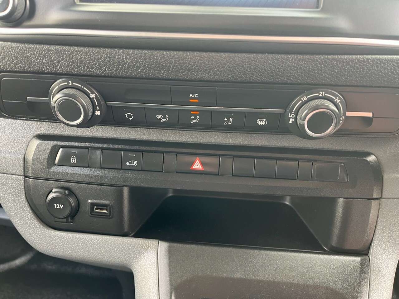 2022 TOYOTA PROACE 2022 TOYOTA PROACE