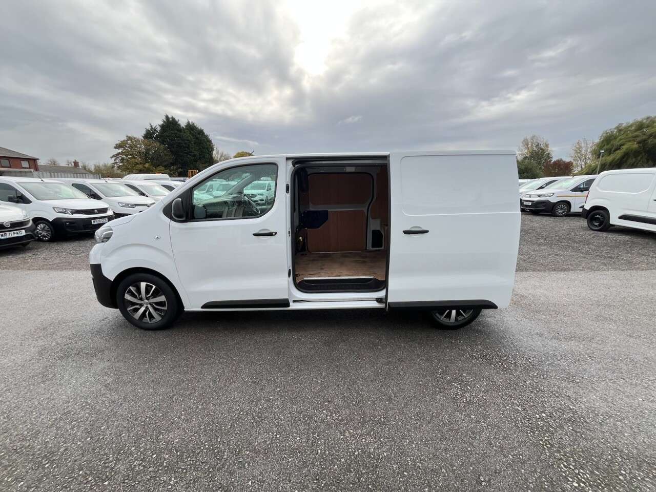 2022 TOYOTA PROACE 2022 TOYOTA PROACE