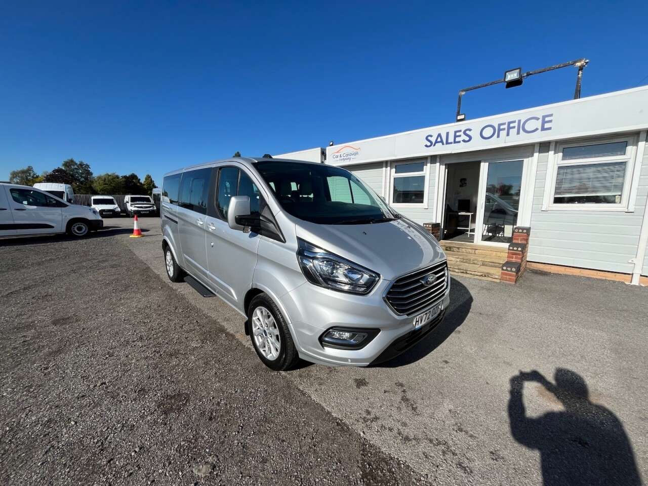 A 2022 FORD TOURNEO CUSTOM 2.0 320 EcoBlue Titanium Minibus Double Cab 5dr Diesel Manual L2 Euro 6 (s/ A 2022 FORD TOURNEO CUSTOM 2.0 320 EcoBlue Titanium Minibus Double Cab 5dr Diesel Manual L2 Euro 6 (s/